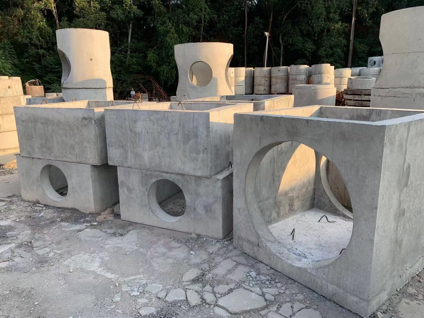 廣州番禹檢查井_預(yù)制_混凝土_成品_水泥-華堅(jiān)檢查井生產(chǎn)批發(fā)廠家