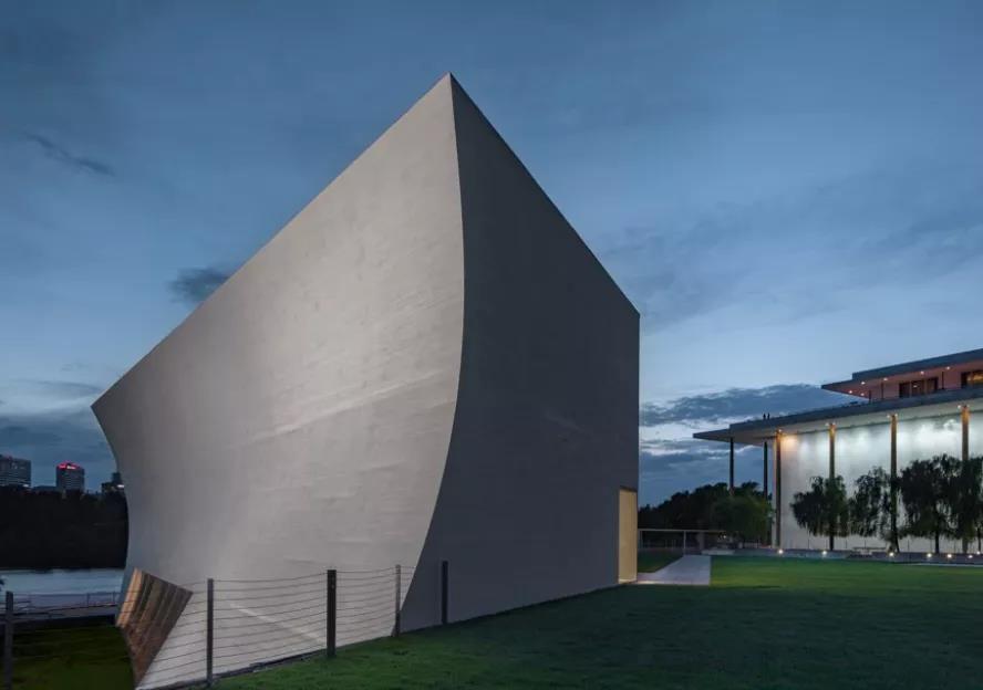 混凝土結(jié)構(gòu)與藝術(shù)的結(jié)合——肯尼迪表演中心