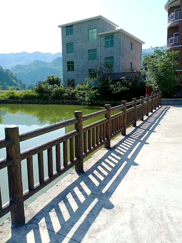 深圳地區(qū)仿木護(hù)欄-廣東華堅(jiān)水泥制品,專業(yè)仿木護(hù)欄生產(chǎn)廠家!